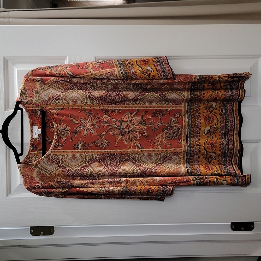 Avenue Paisley Border Top